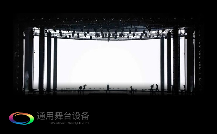 視覺屏幕為主、條狀LED屏幕、燈光設備及舞臺幕布詮釋當下舞臺設計潮流