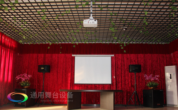 提升舞臺演出效果！舞臺幕布顏色搭配常用色——紅、黃、墨綠三原色