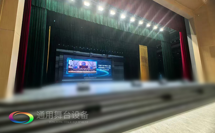 戴南文化藝術(shù)中心禮堂舞臺(tái)機(jī)械、舞臺(tái)吊桿等全面升級(jí) 賦能多元藝術(shù)呈現(xiàn)